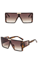 Load image into Gallery viewer, Oversized Fashion Sunglasses
