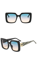 Load image into Gallery viewer, Fashion Sunglasses
