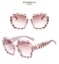 Load image into Gallery viewer, Fashion Sunglasses
